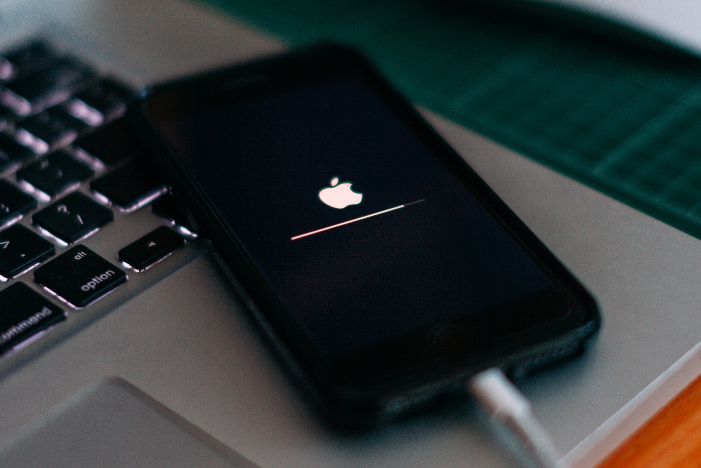 Iphone keeps blinking Apple logo, Iphone flashing Apple logo FIX